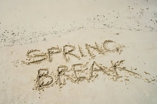 Vacanze Primavera Parole Sulla Sabbia Spiaggia — Foto Stock
