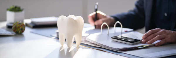 Dental Insurance Bill Finanza Affari Dentisti — Foto Stock