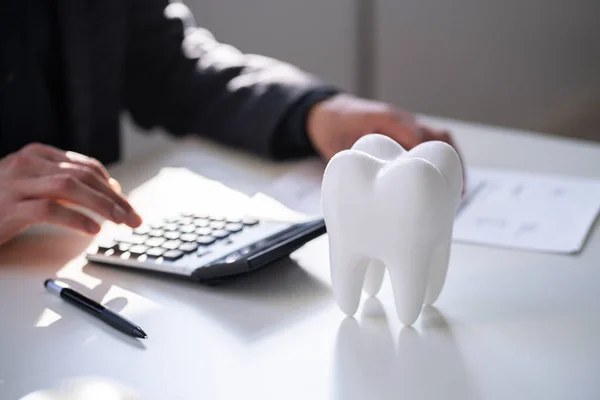 Diş Sigortası Faturası Finans Diş Hekimliği — Stok fotoğraf