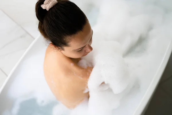Bastante Persona Baño Spa Cuidado Relajarse —  Fotos de Stock
