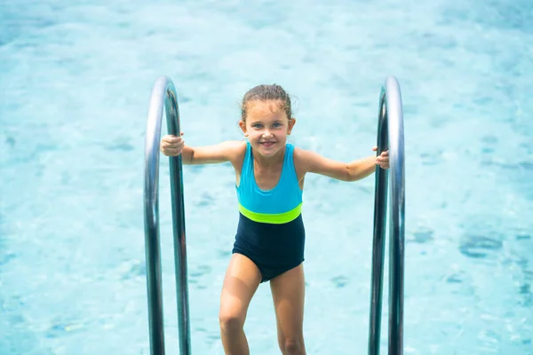 Tropisch Reizen Zwemmen Sport Ladder Het Water — Stockfoto