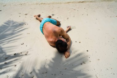 Sarhoş Seyahat Plajı Partisi. Komik Tatil Yaşam Tarzı