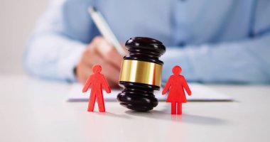 Aile Boşanma Avukatı. Ayrılma ve Ayrılma. Hukuk Hukuku