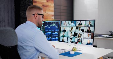 Sanal Çevrimiçi Webinar Toplantı Sunumu. Konferans Afişi İzleniyor