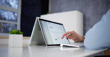 Melez Bilgisayarda Çevrimiçi Dijital E Fatura Bildirimi