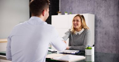 Şirket İş Görüşmesi ve İş Bulma. İnsan Kaynakları İşe Alma