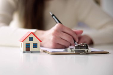 Property Management. House Lease And Ownership Deed