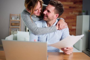 Bilgisayarda Vergi ve Bütçeyi Kutla