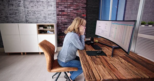 Stressed Sick Employee Woman Computer Desk — Stock Photo, Image