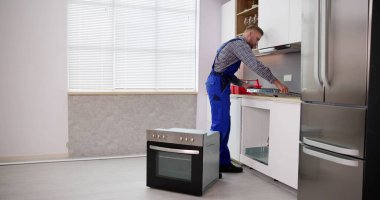 Genç Tamirci Mutfağa Kuruluyor