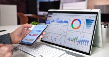 İş Dizüstü bilgisayarında KPI Veri Analizi