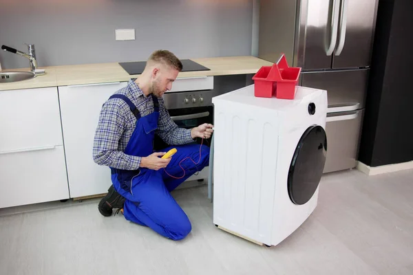 Washing Machine Repair Problem Man Fixing Appliance —  Fotos de Stock