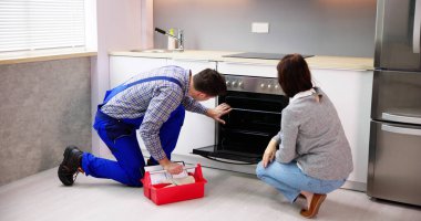 Bakım teknisyeni fırın tamircisi. Mutfak Tamiri