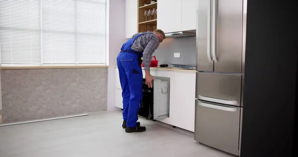 Oven Repair Technician Appliance Maintenance Service Installation — Stockfoto