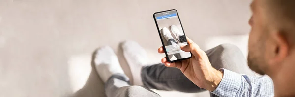 Man Trying Virtual Sneakers Shop Store App — Stock fotografie