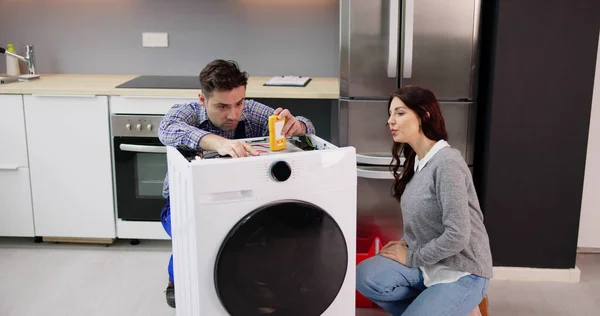 Réparation Appareil Électrique Machine Lave Vaisselle Dans Cuisine — Photo