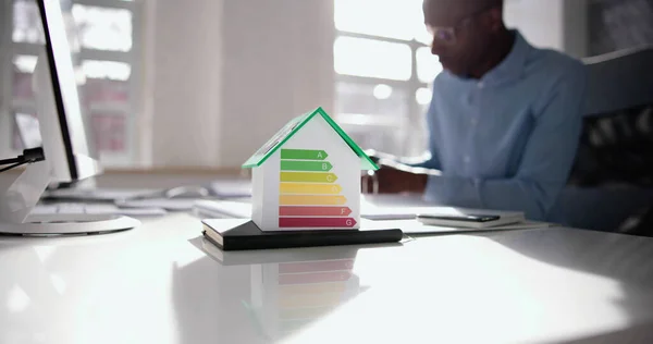 Energy Property Management Advisor Calculating Housing Invoices — Stock Photo, Image