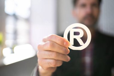 Telif Hakları Sembol ve Logosu 'nu kaydet. Hakların Korunması