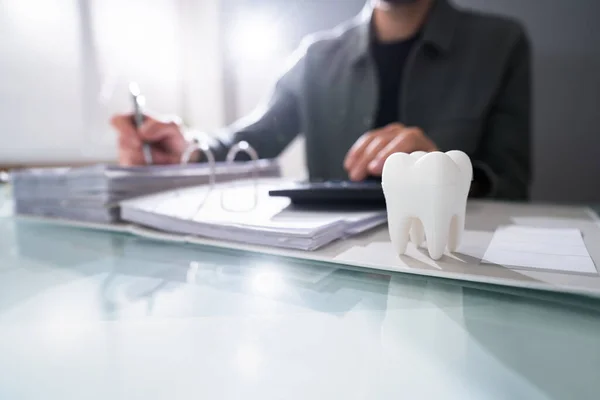 Dental Insurance Bill Finanças Dentista Negócios — Fotografia de Stock