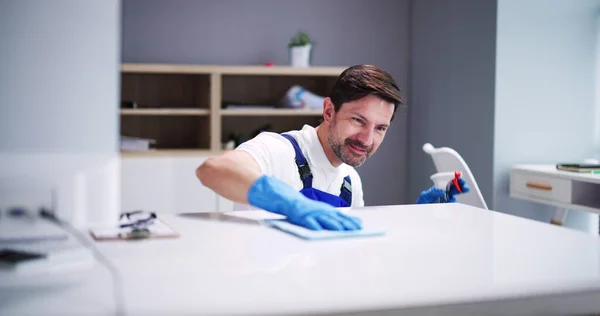 Professional Workplace Janitor Service Office Desk Cleaning — Stock Photo, Image