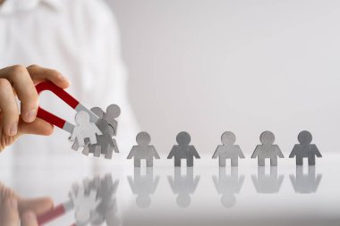 Kurşun ve Müşteri 'yi mıknatıs kullanarak çek. İş Yönetimi