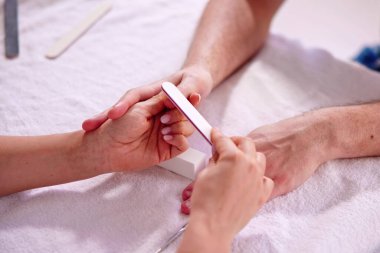 Güzellik Uzmanı Manikür Manikürcü Kaplıcadaki Adamın Çivisi