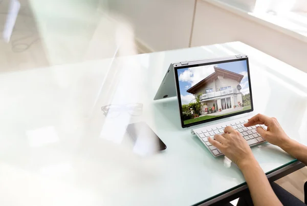 Vastgoed Huiszoeking Huiscontrole Laptop — Stockfoto