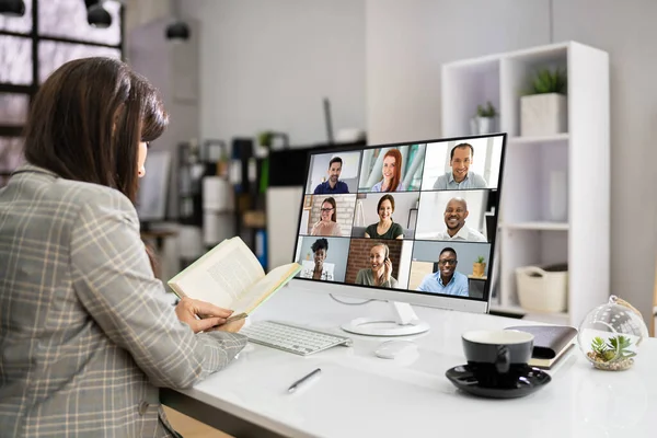 Online Internet Video Call Conference Book Reading Club — Stockfoto
