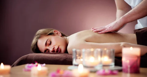 Client Ontspannen Massage Spa — Stockfoto
