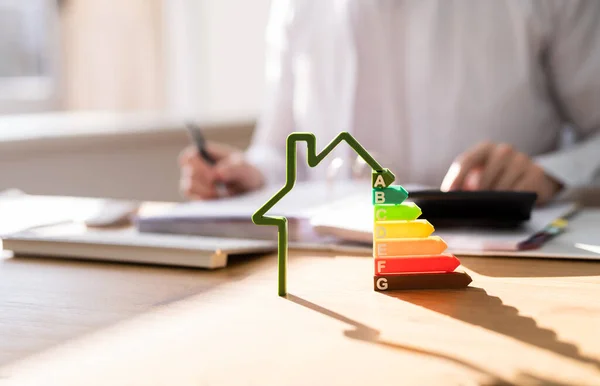 Energieeffiziente Gebäudeprüfung Und Dämmung — Stockfoto