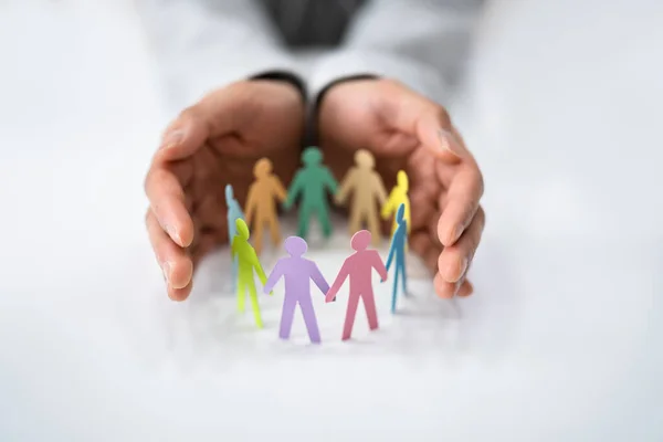 Vielfalt Und Inklusion Führungspersönlichkeit Bei Der Beschäftigung Von Unternehmen Menschensilhouetten — Stockfoto