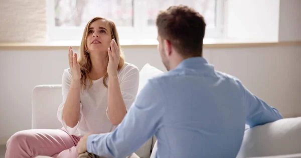 Luta Casal Quarrel Homem Argumentando Com Mulher Frustrada — Fotografia de Stock