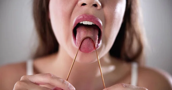 Tongue Cleaner Brush Scraper Woman Scraping — Stock Photo, Image