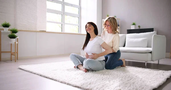 Pregnant Woman Baby Support Massage Exercise Service — Foto Stock