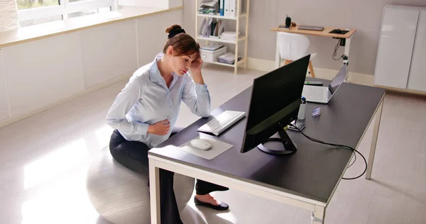 Zmęczona Ciężarna Bizneswoman Biznes Stres Recepcji — Zdjęcie stockowe