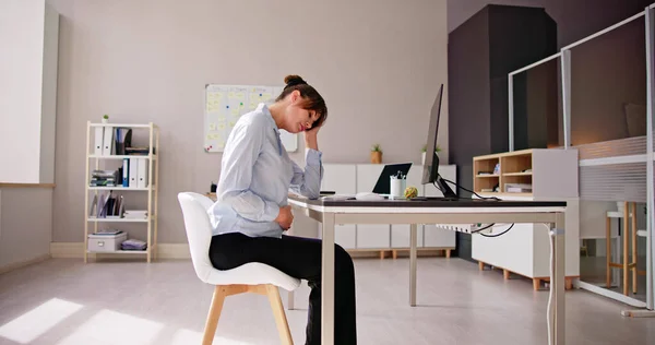 Zmęczona Ciężarna Bizneswoman Biznes Stres Recepcji — Zdjęcie stockowe