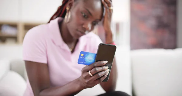 Demasiadas Tarjetas Crédito Mujer Afroamericana Con Deuda —  Fotos de Stock