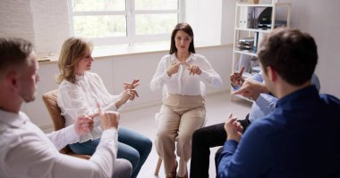 Engelli Sağırlar İçin İşaret Dili Öğrenme