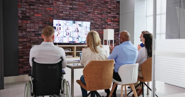 Разнообразные Видео Конференции Виртуальная Встреча Команды Офисе — стоковое фото