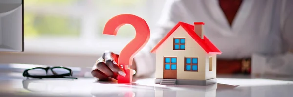 Casa Imobiliário Pergunta Mark Confusão Hipoteca — Fotografia de Stock