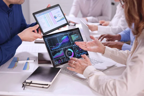 Business People Working Dashboard Using Computer Spreadsheet — Stock Photo, Image