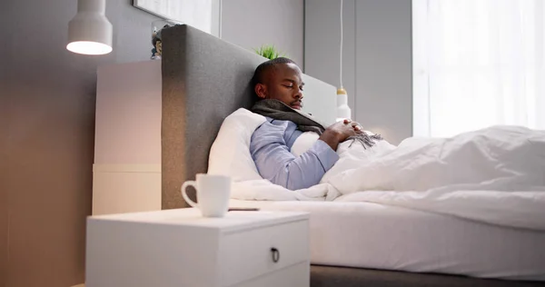 Sick African Man Bed Pain — Stock Photo, Image