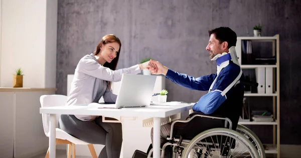 Odszkodowanie Dla Pracowników Osób Niepełnosprawnych Roszczenie Tytułu Zabezpieczenia Społecznego — Zdjęcie stockowe
