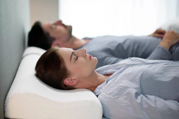 Sağlıklı Uyku Çin Ortopedik Yastık — Stok fotoğraf