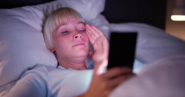 Watching Cell Phone Sleep Night Bedroom — Stock Photo, Image