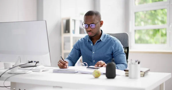 African American Accountant Doing Accounting Tax — Stock Photo, Image