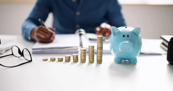 Piggybank Money Calculator Cobro Seguros Contable —  Fotos de Stock