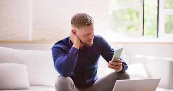 Man Neck Pain Sitting Using Mobile Phone — Stock Photo, Image