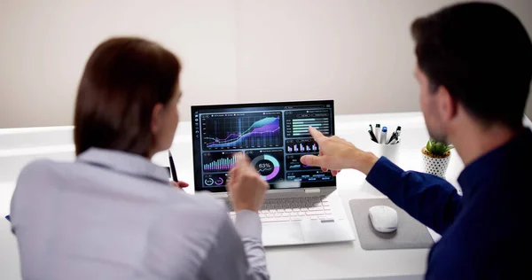 Two Analyst Using Kpi Dashboard Laptop Computer — Foto Stock