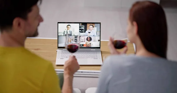 Virtual Wine Tasting Dinner Online Using Laptop — 스톡 사진